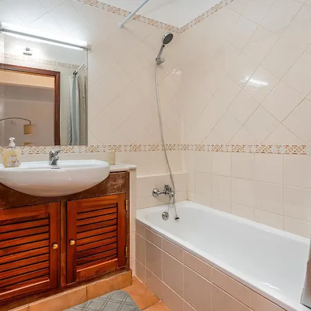 Aparthotel T2 Plaza 3*